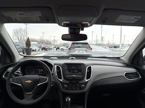 Used 2021 Chevrolet Equinox LS w/ LS Convenience Package image 10