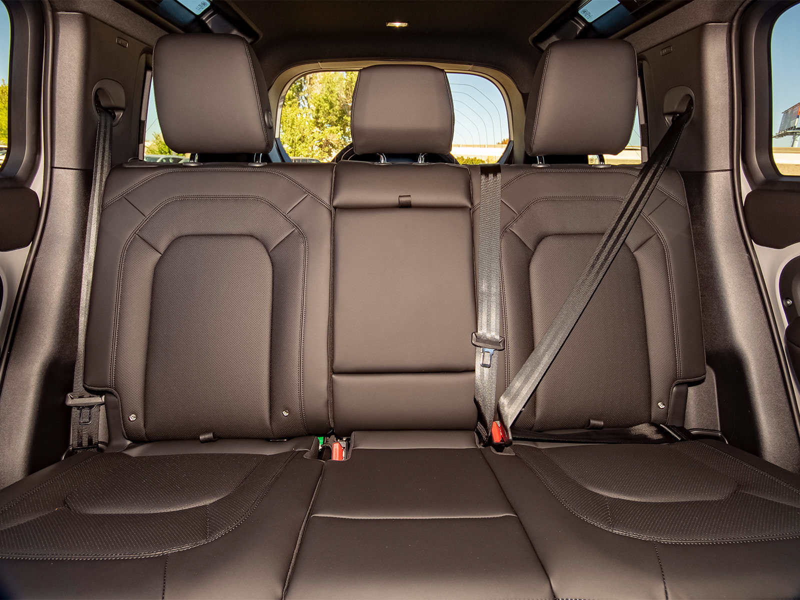 New 2026 Land Rover Defender 110 S AWD/4WD image 47