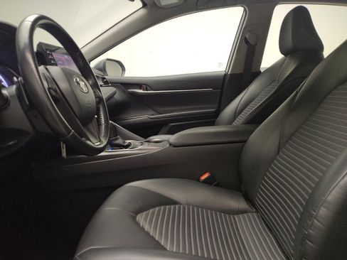 Used 2023 Toyota Camry SE image 17