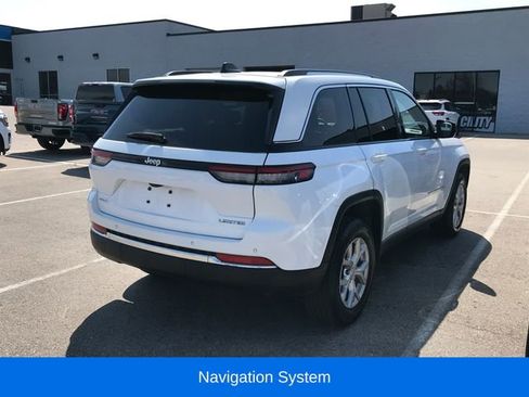 Used 2023 Jeep Grand Cherokee Limited AWD/4WD image 2