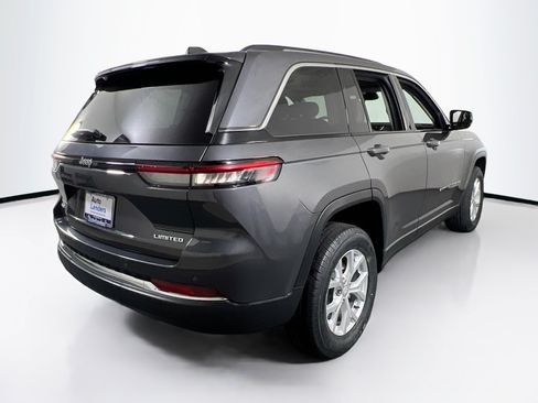 Used 2023 Jeep Grand Cherokee Limited AWD/4WD image 5