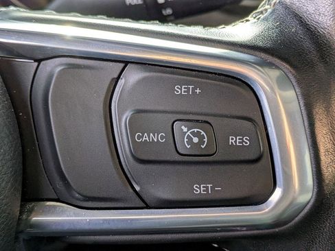 Used 2022 Jeep Gladiator Overland w/ LED Lighting Group image 18