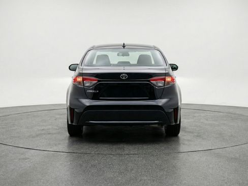 Used 2025 Toyota Corolla LE image 7