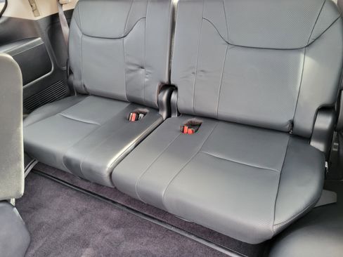 Used 2016 Lexus LX 570 4WD image 10