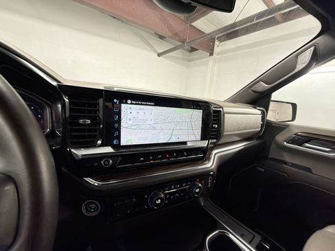 Certified 2024 Chevrolet Silverado 1500 LT Trail Boss w/ Convenience Package II AWD/4WD image 18
