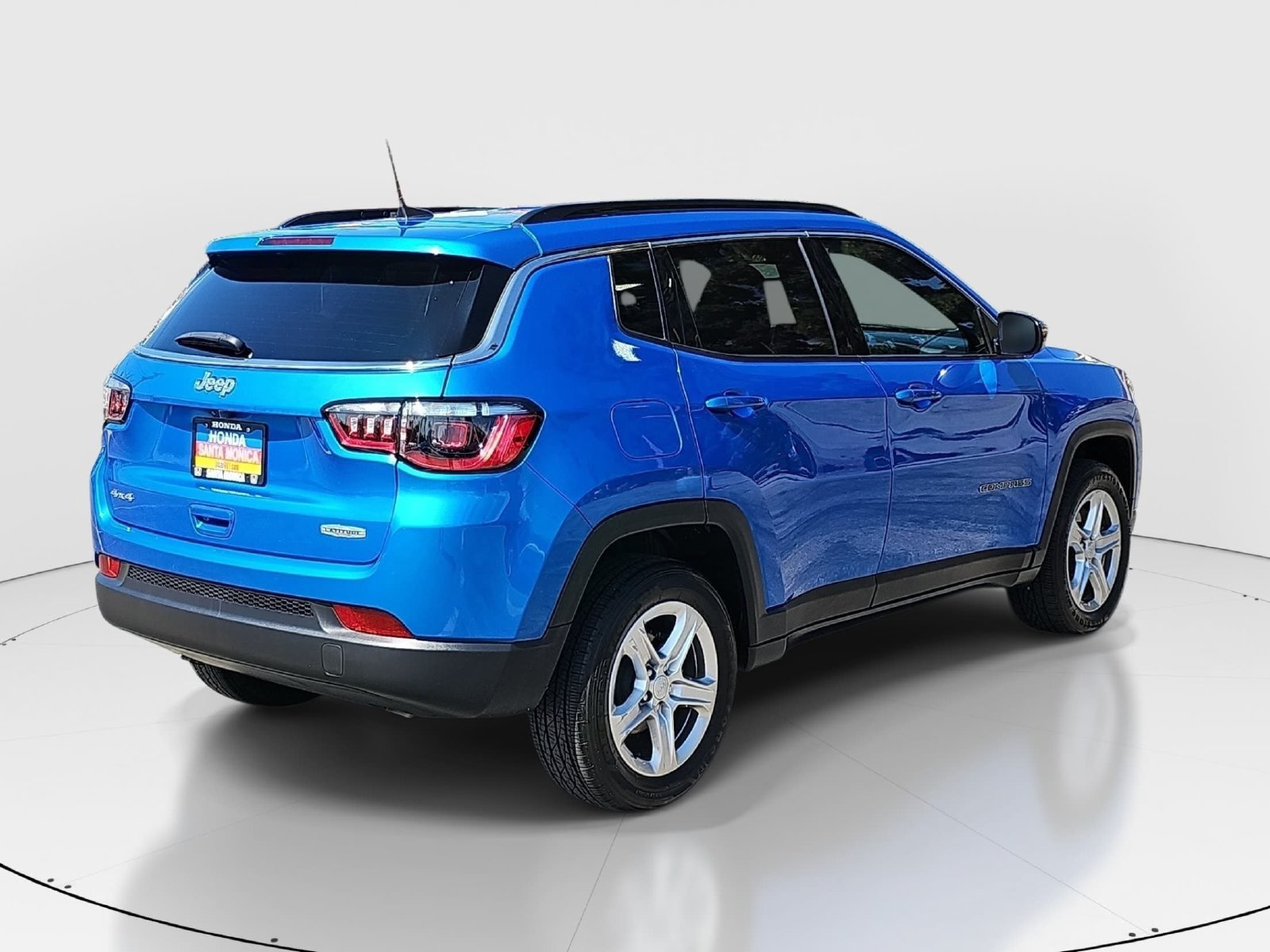 Used 2023 Jeep Compass Latitude AWD/4WD image 5