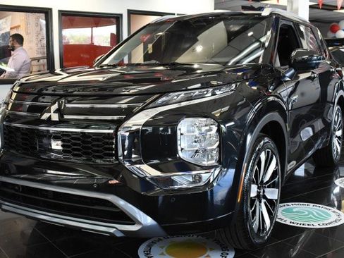 New 2026 Mitsubishi Outlander SEL AWD/4WD image 1