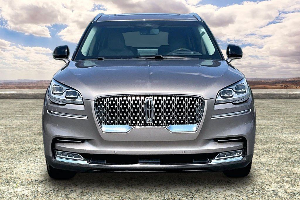 Used 2020 Lincoln Aviator Reserve w/ Equipment Group 202A AWD/4WD image 2