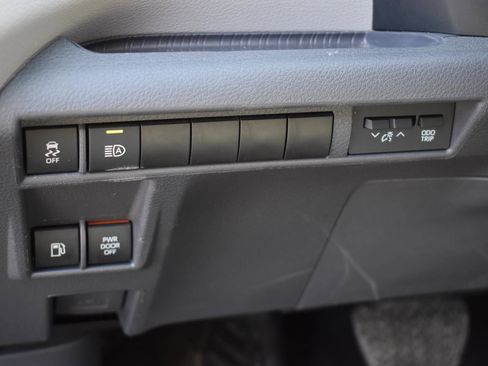 Used 2024 Toyota Sienna LE image 24