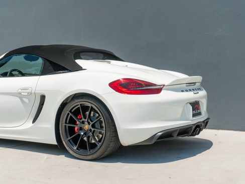 Used 2016 Porsche Boxster Spyder RWD image 24