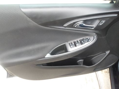 Used 2019 Chevrolet Malibu LT image 18
