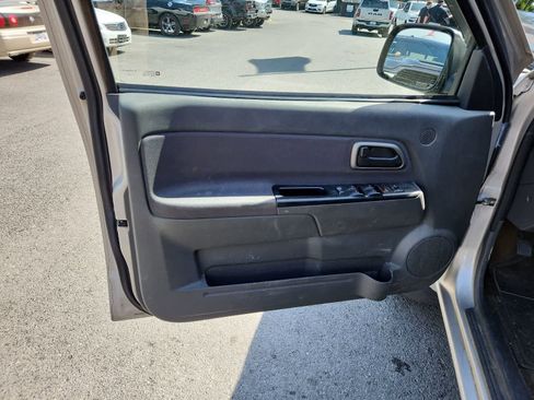 Used 2005 Chevrolet Colorado LS RWD image 16