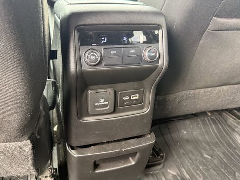 Used 2021 GMC Acadia SLE w/ Driver Convenience Package FWD image 24