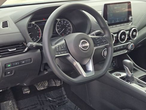 Used 2025 Nissan Sentra SV image 18