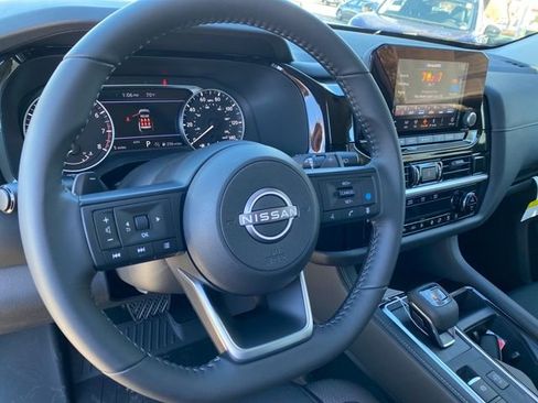 New 2025 Nissan Pathfinder SV image 13