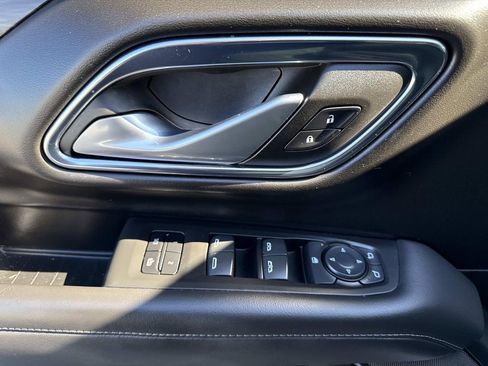 Used 2022 Chevrolet Suburban LT image 21