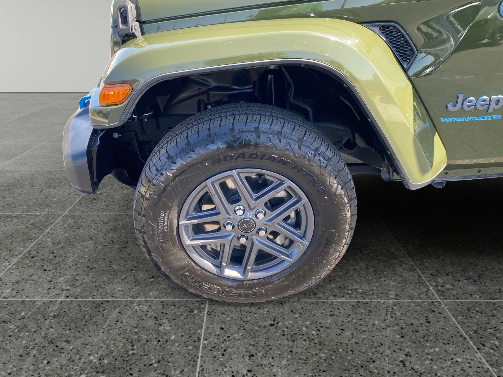 Used 2024 Jeep Wrangler Unlimited AWD/4WD image 14