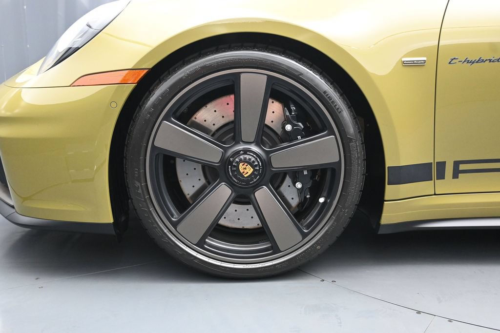 Certified 2026 Porsche 911 GTS RWD image 10