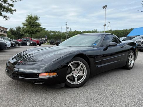 Used 2001 Chevrolet Corvette Coupe w/ Preferred Equipment Group2 RWD image 2