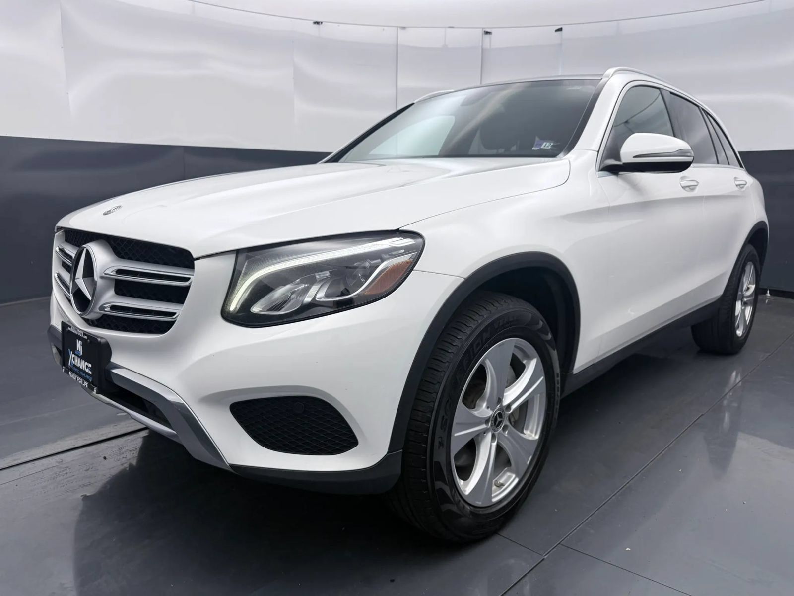 Used 2018 Mercedes-Benz GLC 300 4MATIC image 3