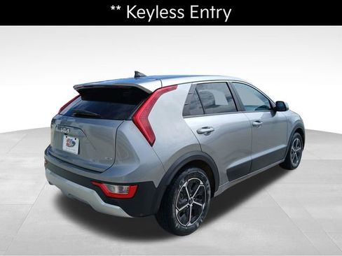 Used 2023 Kia Niro LX FWD image 5