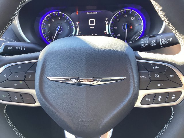 New 2026 Chrysler Pacifica Select FWD image 12