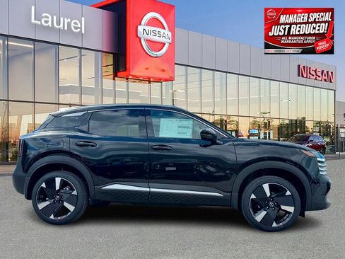New 2025 Nissan Kicks SR AWD/4WD image 2