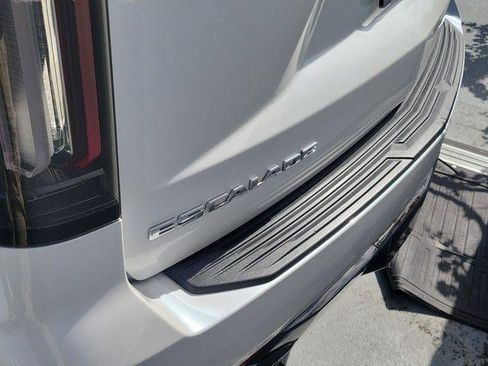 Certified 2023 Cadillac Escalade Sport Platinum image 4