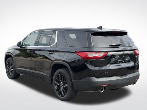 Used 2021 Chevrolet Traverse LS w/ LPO, Blackout Package FWD image 7