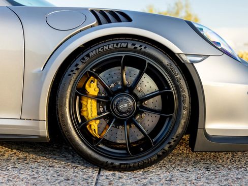 Used 2016 Porsche 911 GT3 RS image 36