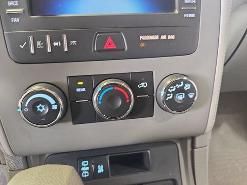 Used 2013 Chevrolet Traverse LS FWD image 25