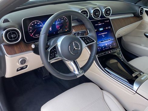 Used 2025 Mercedes-Benz C 300 4MATIC Sedan image 19