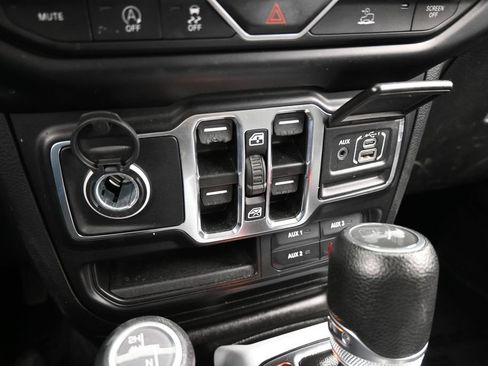 Used 2022 Jeep Wrangler Unlimited Sport AWD/4WD image 23