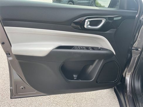 Used 2024 Jeep Compass Limited image 26