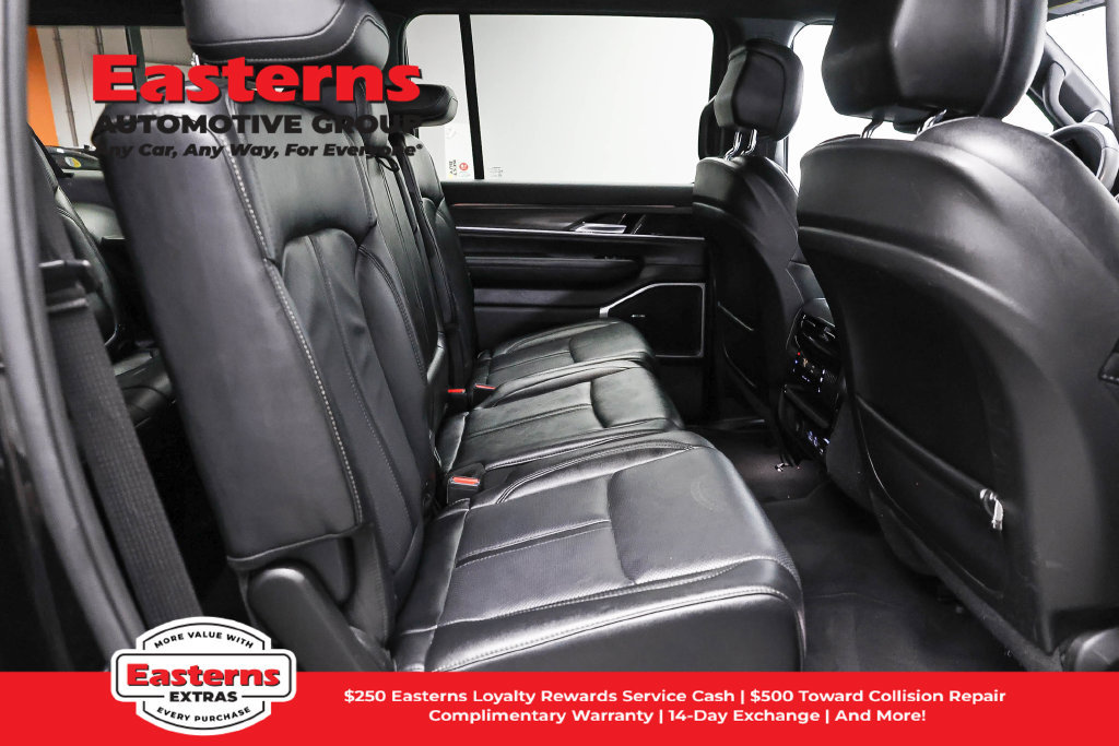 Used 2024 Jeep Wagoneer L Series II w/ Flexible Seating Group AWD/4WD image 26