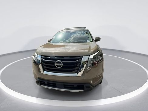 Used 2023 Nissan Pathfinder Platinum AWD/4WD image 4