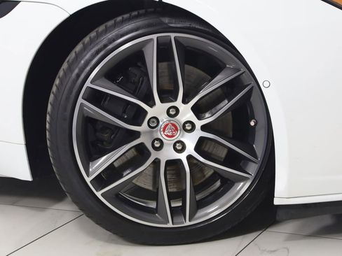 Used 2018 Jaguar F-TYPE R-Dynamic RWD image 17