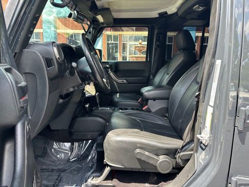 Used 2018 Jeep Wrangler Unlimited Sahara AWD/4WD image 53