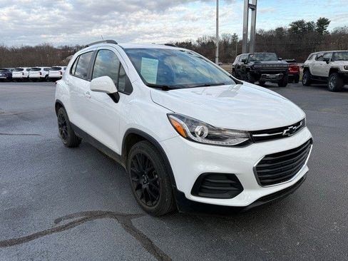 Certified 2021 Chevrolet Trax LT w/ Sport Edition image 3