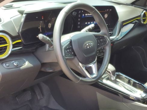 Used 2025 Chevrolet Trax ACTIV w/ Driver Confidence Package FWD image 8