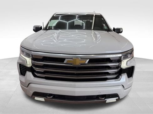 Used 2023 Chevrolet Silverado 1500 High Country w/ Z71 Off-Road Package image 8