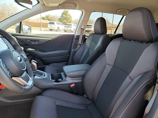 Used 2025 Subaru Outback Premium AWD/4WD image 13
