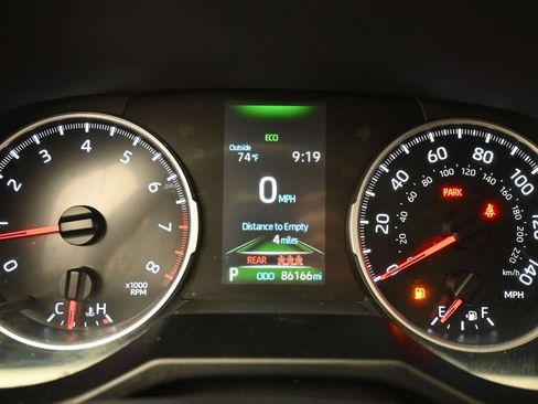 Used 2022 Toyota RAV4 LE FWD image 19