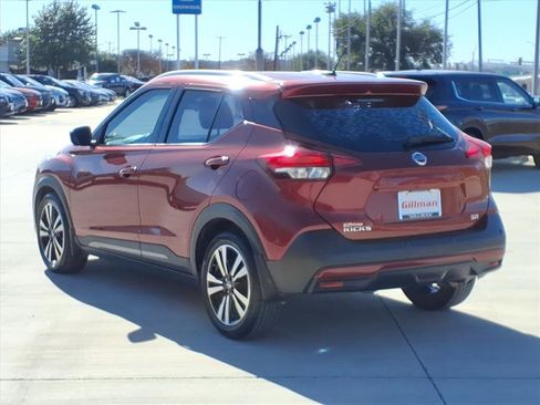Used 2020 Nissan Kicks SR w/ SR Premium Package image 7