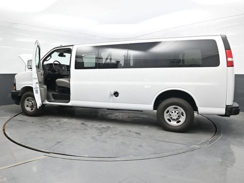 Used 2024 Chevrolet Express 3500 LS RWD image 43