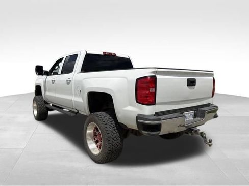 Used 2017 Chevrolet Silverado 2500 LT AWD/4WD image 6