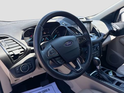 Used 2017 Ford Escape Titanium FWD image 9