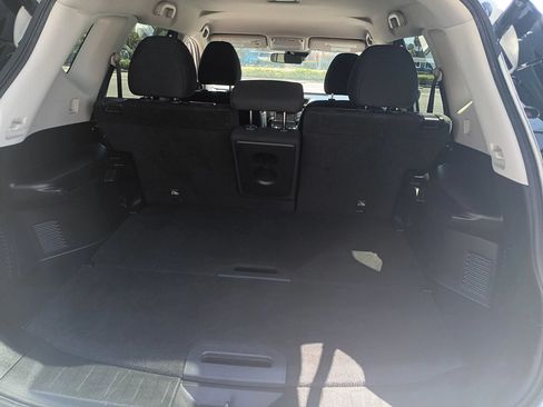 Used 2020 Nissan Rogue SV FWD image 11