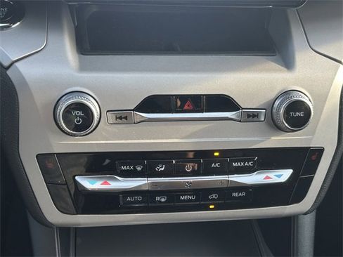 Certified 2023 Ford Explorer XLT image 12