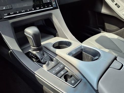 Used 2019 Toyota Avalon XLE w/ Moonroof Package FWD image 25